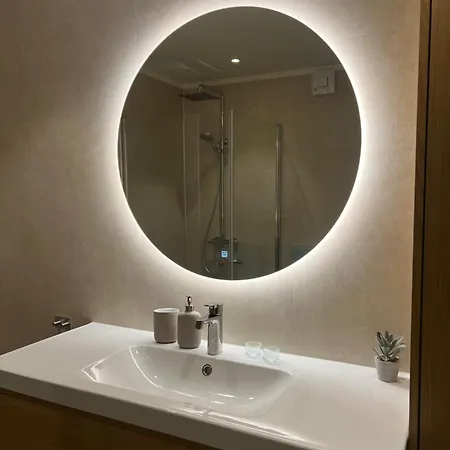 아파트 Newly Renovated 2-Bedroom Apartment With Balcony And Parking In Verdal 베르달